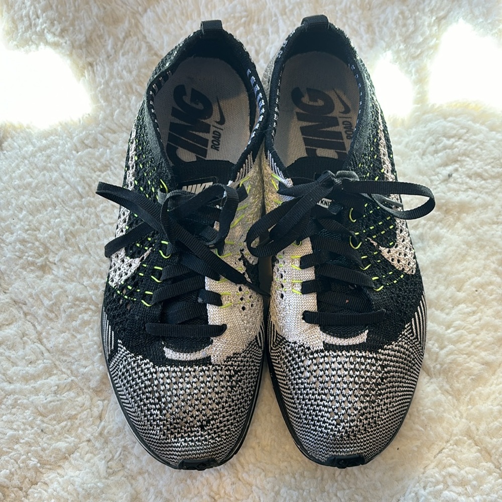 Nike Flyknit Racer - Picture 4 of 7